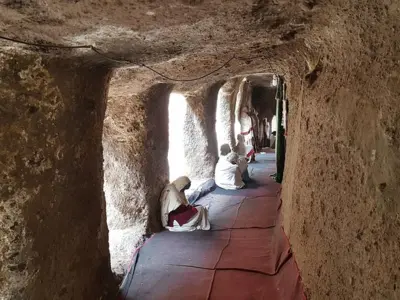 Церковь Адади Мариам и Стеллы Тия